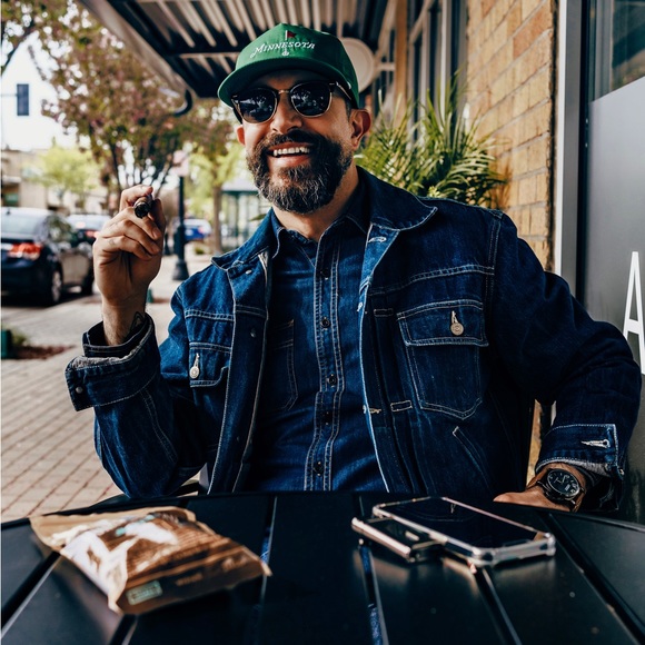 Meet your Posher, JP - Picture 8 of 8